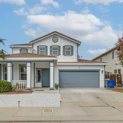 7 Mi to Lake Yosemite Family Home with Fenced Yard