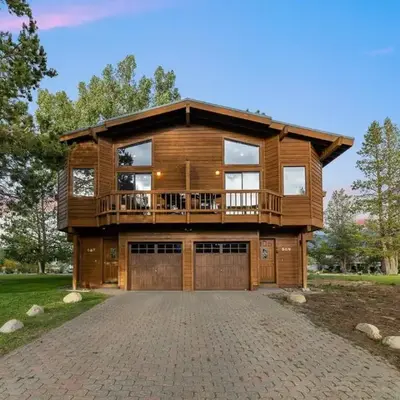 587 Danube Drive condo