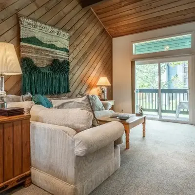 3 Bedrooms + Loft townhome in Snowcreek Phase 3