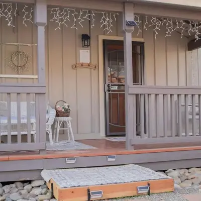 Sleeps 2 Private Entrance