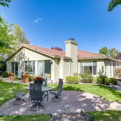 13 Mi to Slopes Cozy Home with Fenced Yard in Reno