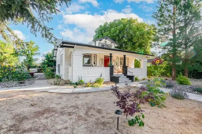 Gallery image of Dusk & Day Spa A Luxe Home & Spa near The River in Reno
