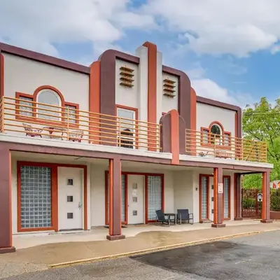 Easily Explore Fair Oaks Village! Unique Condo