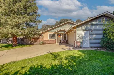 Gallery image of Pet-Friendly Yard! Home 3 Mi to Sky River Casino in Elk Grove