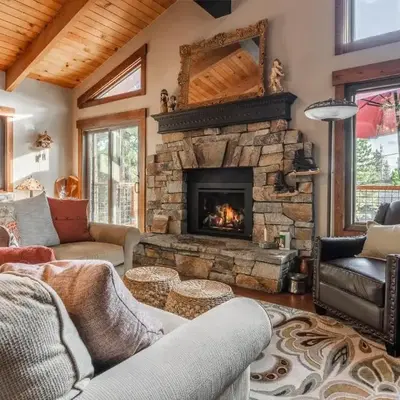 Boathouse in the Woods by Tahoe Getaways - Minutes to Lake Tahoe & Northstar
