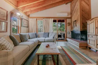 Gallery image of Alpine Air Retreat in Truckee
