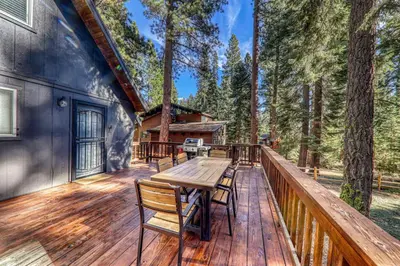 Gallery image of Charming 3 Bd 2Ba A-Frame with Hot Tub in Carnelian Bay