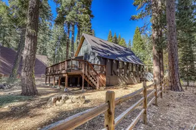 Gallery image of Charming 3 Bd 2Ba A-Frame with Hot Tub in Carnelian Bay