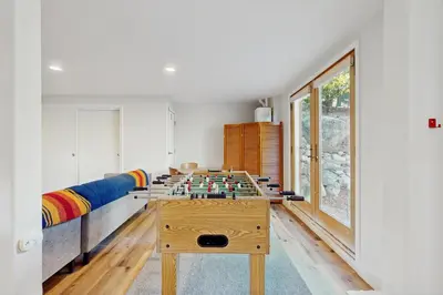 a room with a chess game on a wooden table at Lakeview Getaway at Rubicon Bay in Tahoma