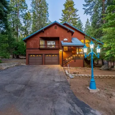 Apple Blossom Lodge-Family Friendly Cabin
