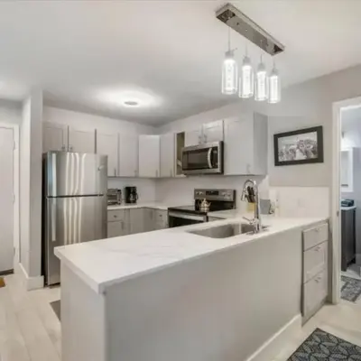 Guest Favorite Spacious Remodeled 2 Bdrm 2 Ba Mountain Views