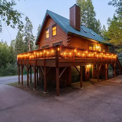 Happy Trails-Family Style Log Home Winter Escape