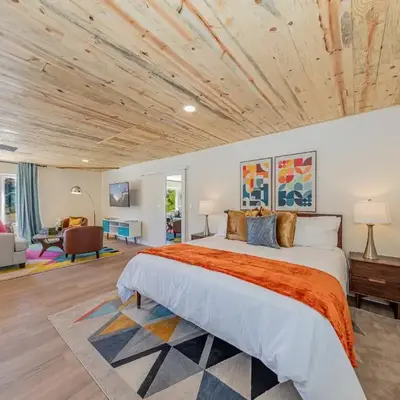 Skyfalls Retreat Mid-Century Guesthouse near Yosemite