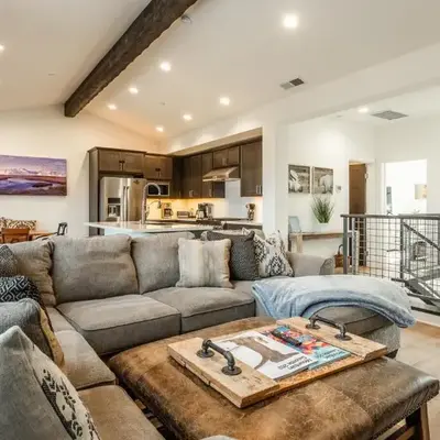 Mammoth Refuge Rustic Creekhouse Retreat