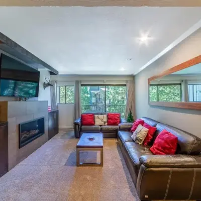 Quaint 1B/1BA Canyon Lodge Condo: Jacuzzi & More!