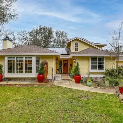 Hot Tub and Huge Patio Home 5 Mi to Old Town Auburn