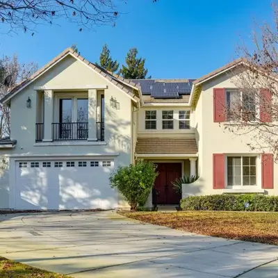 Near Wineries and Parks Waterfront Tracy Getaway!