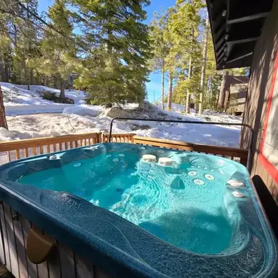 Chamberland retreat-Hot Tub