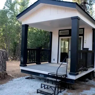 Bright Modern Tiny Retreat with Yoga Dome Near Yosemite