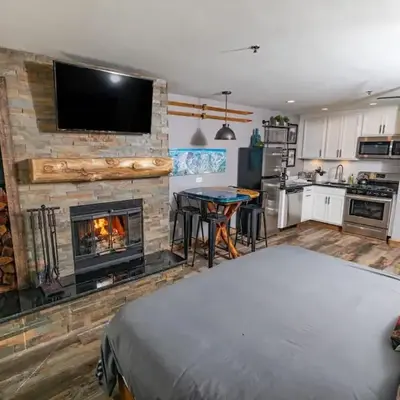 Walk to the lifts hot tub covered parking luxury