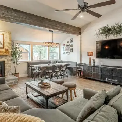 Luxury Helios Retreat by the Village- Apres Ready