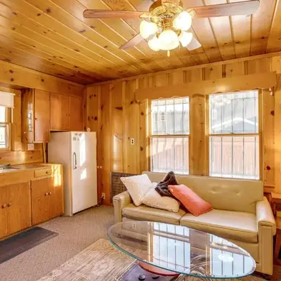 Close to Lake and Heavenly Mtn Resort! Quaint Cabin