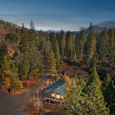 Yosemite Lakes Cabin & Cottages