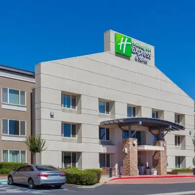 Holiday Inn Express Elk Grove West I-5 by IHG