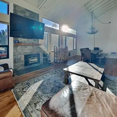 Large Spacious Upgraded 4 Bedroom Condo