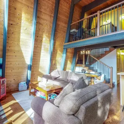 Canterbury Kings Beach Treehouse