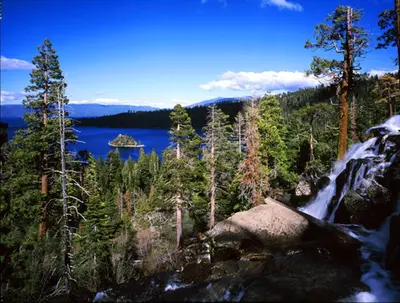 a view of a waterfall and a lake at Lodge at Kingsbury Crossing in Stateline