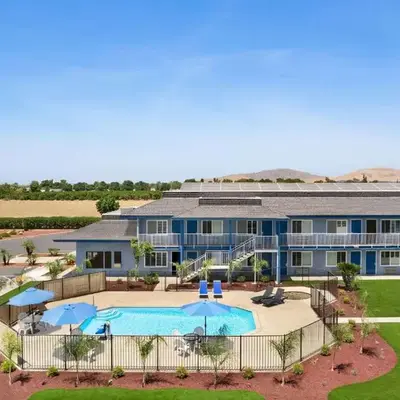 Super 8 by Wyndham Lindsay Olive Tree