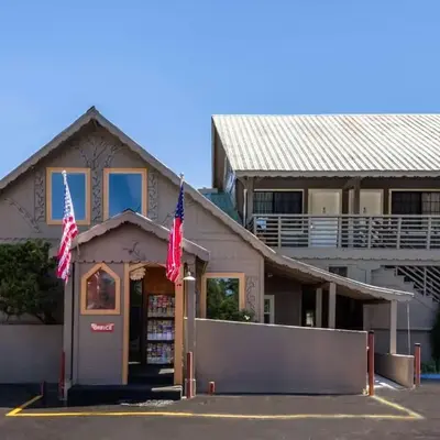Econo Lodge Inn & Suites Heavenly Village Area