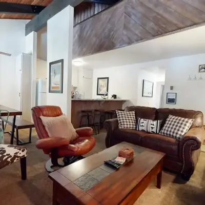 Horizons 4 #150 Condo