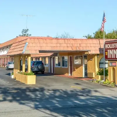 Hollister Inn