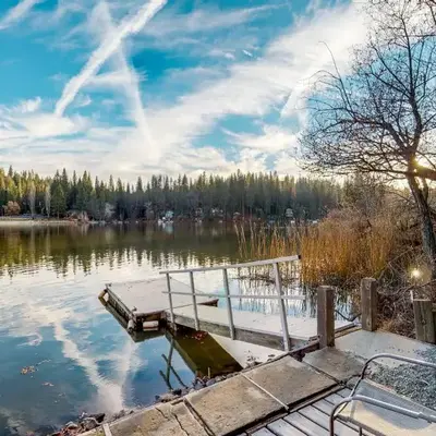 Heart's Desire on the Lake (01-275)