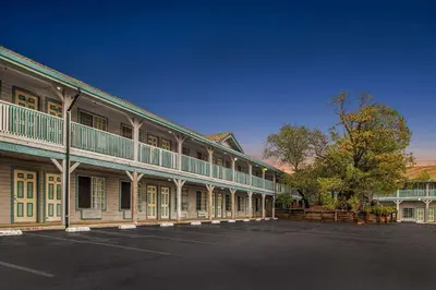 Gallery image of Super 8 by Wyndham Auburn in Auburn