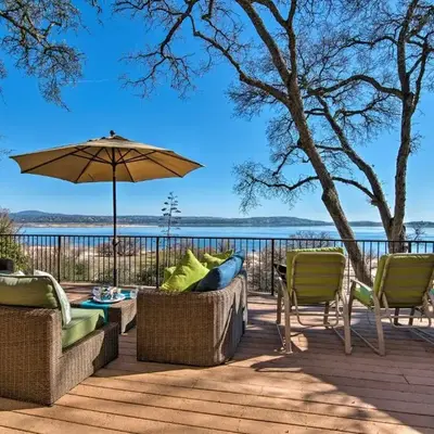 Casa dAmore Extravagant Lakefront Villa!
