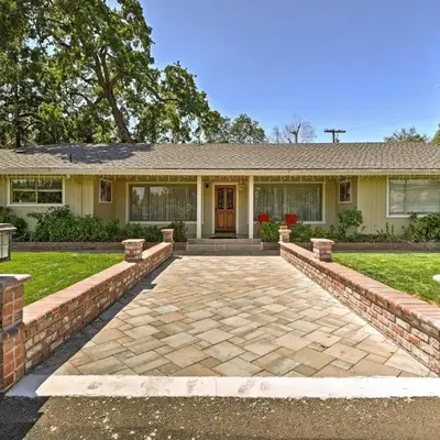 7 Mi to Dtwn Gilroy Spacious Home on 20 Acres!
