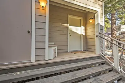 Gallery image of Tahoe Townhome Dreamin about 3 Miles to Lake and Skiing! in Incline Village