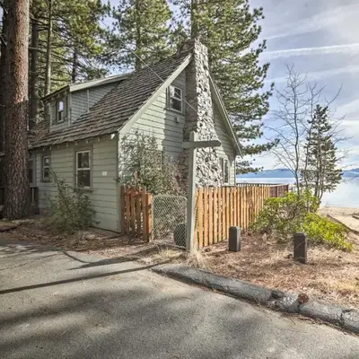 Lakefront Cabin with Beach Access 8 Mi to Northstar