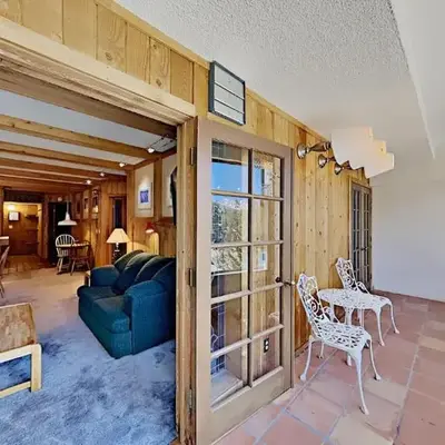 Beautiful 2 Bedroom Condo with Mountain View!