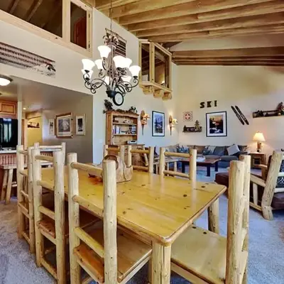 Beautiful 2 BR with 2 Lofts SLOPESIDE!