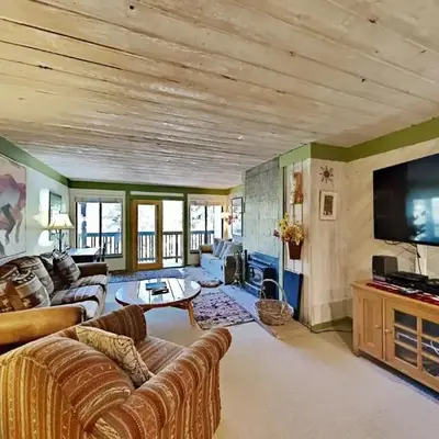 Beautiful Remodeled One Bedroom Condo!