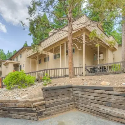 Linda's Lakehouse