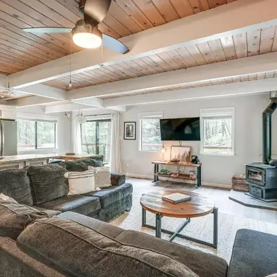 Family Cabin in Blue Lake Springs