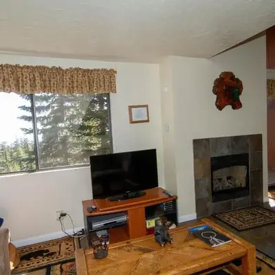 Mammoth Ski Racquet Club 55