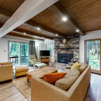 Snowpeak Chalet
