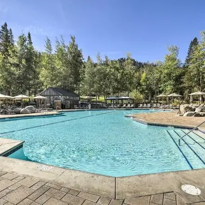 6 Mi to Lake Tahoe Everline Resort Retreat!