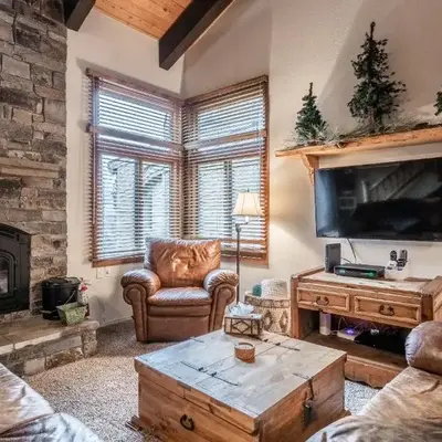 Mammoth Creek Townhome # 40 Updated 2 bedrooms and Loft 2 and half bath Steps to free town shuttle stop